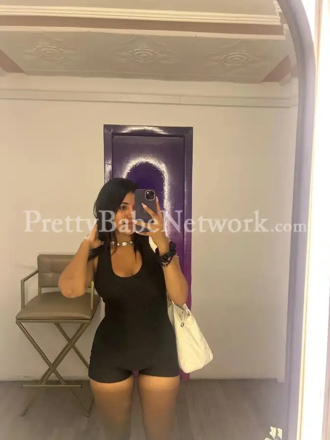 Avni—Young Escort Girl in Thane for Oral Sex and Dating